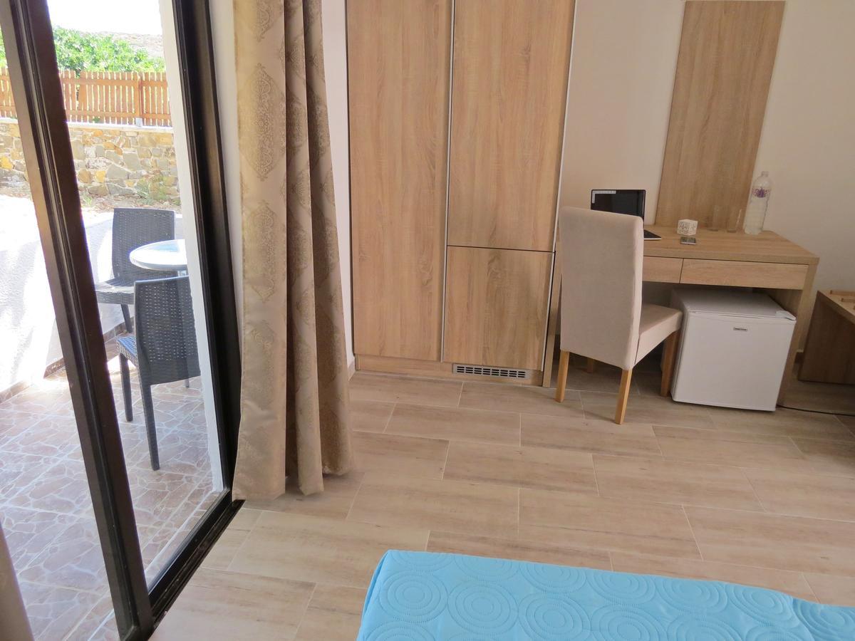 Loukas Beach Rooms Kiotari Eksteriør billede